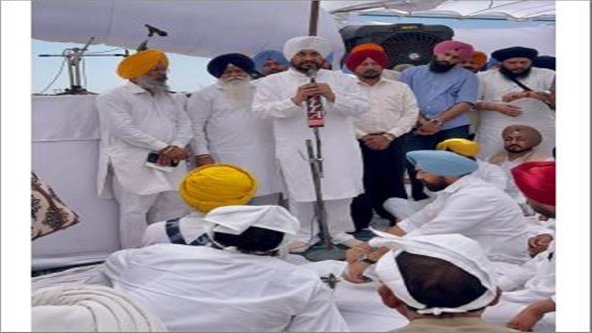 Fatehgarh Sahib News : MP ਚਰਨਜੀਤ ਸਿੰਘ ਚੰਨੀ ਵੱਲੋਂ ਮ੍ਰਿਤਕ ਸ਼ਰਧਾਲੂਆਂ ਦੇ ਪਰਿਵਾਰਾਂ ਲਈ 10 ਲੱਖ ਦੀ ਸਹਾਇਤਾ ਰਾਸ਼ੀ ਦੇਣ ਦਾ ਐਲਾਨ