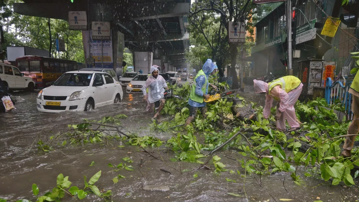 Cyclone Remal Update: ਬੰਗਾਲ 'ਚ ਚੱਕਰਵਾਤ 'ਰੇਮਲ' ਨੇ ਮਚਾਈ ਤਬਾਹੀ, ਛੇ ਮੌਤਾਂ; ਦੋ ਲੱਖ ਲੋਕਾਂ ਨੇ ਰਾਹਤ ਕੈਂਪਾਂ ਵਿੱਚ ਸ਼ਰਨ ਲਈ