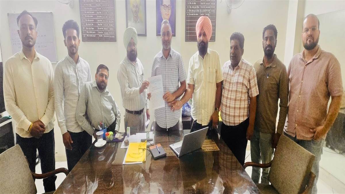 ਪਾਵਰਕਾਮ ਮੁਲਾਜ਼ਮ ਜਥੇਬੰਦੀਆਂ ਦਾ ਵਫ਼ਦ ਉਪ ਮੁੱਖ ਇੰਜੀਨੀਅਰ ਨੂੰ ਮਿਲਿਆ