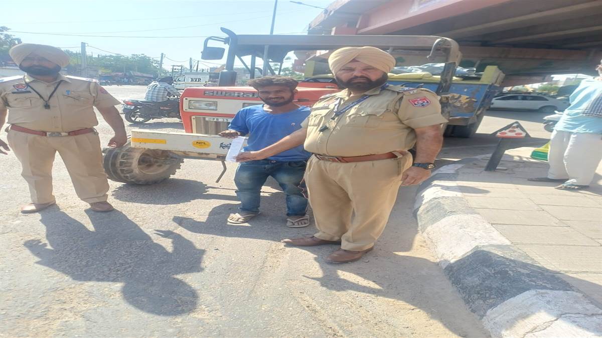 ਟਰੈਫਿਕ ਪੁਲਿਸ ਨੇ 15 ਵਾਹਨ ਚਾਲਕਾਂ ਦੇ ਕੱਟੇ ਚਲਾਨ