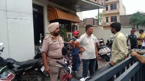 ਸੜਕ ਹਾਦਸੇ 'ਚ ਇਕ ਦੀ ਮੌਤ, ਇਕ ਗੰਭੀਰ