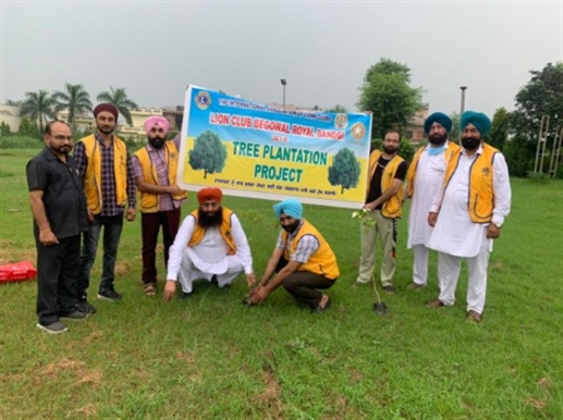 ਲਾਇਨਜ ਕਲੱਬ ਰਾਇਲ ਬੰਦਗੀ ਨੇ 300 ਬੂਟੇ ਲਾਏ