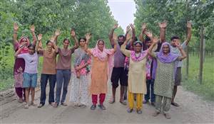 ਆਜ਼ਾਦੀ ਦੇ 79 ਸਾਲ ਬਾਅਦ ਵੀ ਖੇੜਾ ਕਲਮੋਟ ਦੇ ਦਰਜਨਾਂ ਪਰਿਵਾਰ ਪਾਣੀ ਤੋਂ ਵਾਂਝੇ