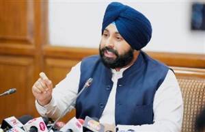 Punjab News : ਠੇਕੇ ’ਤੇ ਕੰਮ ਕਰਨ ਵਾਲੇ ਸਫ਼ਾਈ ਸੇਵਕਾਂ ਤੇ ਸੀਵਰਮੈਨਾਂ ਦਾ ਮਿਹਨਤਾਨਾ ਵਧਾ ਕੇ 20,500 ਰੁਪਏ ਕੀਤਾ, ਹਰਜੋਤ ਬੈਂਸ ਨੇ ਦਿੱਤੀ ਜਾਣਕਾਰੀ