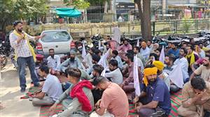 ਭੱਠਾ ਮਜ਼ਦੂਰਾਂ ਨੇ ਵਿੱਤ ਮੰਤਰੀ ਹਰਪਾਲ ਸਿੰਘ ਚੀਮਾ ਦੇ ਦਫ਼ਤਰ ਦਾ ਕੀਤਾ ਘਿਰਾਓ