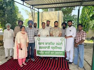 ਸਾਂਝੇ ਮੁਲਾਜ਼ਮ ਫ਼ਰੰਟ ਦੇ ਸੱਦੇ 'ਤੇ ਮਾਰਕੀਟ ਕਮੇਟੀ ਮੁਲਾਜ਼ਮਾਂ ਨੇ ਸਮੂਹਿਕ ਛੁੱਟੀ ਲੈ ਕੇ ਕੀਤਾ ਰੋਸ ਧਰਨਾ
