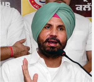 Punjab News : ਮੁੱਖ ਮੰਤਰੀ ਨੂੰ ਮੁਲਾਜ਼ਮਾਂ ਨਾਲ ਗੱਲ ਕਰਨੀ ਚਾਹੀਦੀ : ਰਾਜਾ ਵੜਿੰਗ
