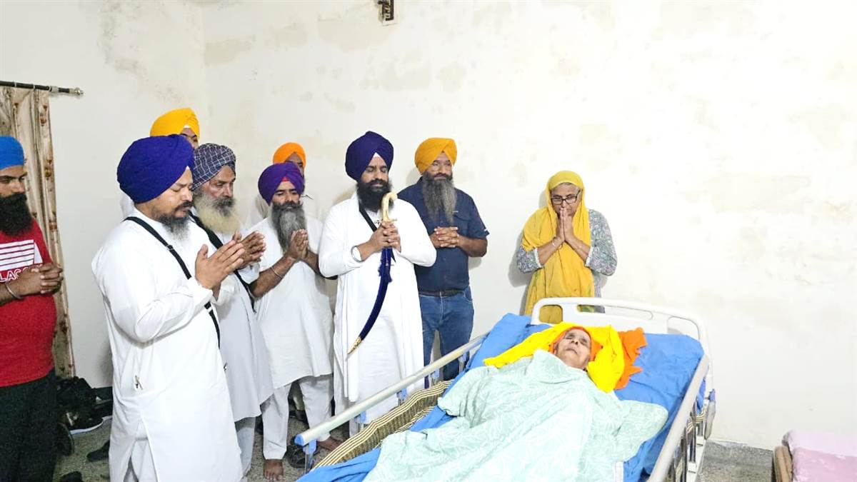 ਜਗਤਾਰ ਸਿੰਘ ਹਵਾਰਾ ਨੂੰ ਆਪਣੀ ਬਜ਼ੁਰਗ ਮਾਤਾ ਨਾਲ ਮਿਲਣ ਲਈ ਮਿਲੇ ਵਕਤੀ ਜ਼ਮਾਨਤ, ਜਥੇਦਾਰ ਗੜਗੱਜ ਨੇ ਹਵਾਰਾ ਦੇ ਮਾਤਾ ਨਾਲ ਕੀਤੀ ਵਿਸ਼ੇਸ਼ ਮੁਲਾਕਾਤ