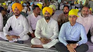 ਭਦੌੜ ’ਚ 500 ਡਰੋਨਾਂ ਦੇ ਸ਼ਾਨਦਾਰ ਸ਼ੋਅ ਨੇ ਬੰਨ੍ਹਿਆ ਸਮਾਂ, ਗੁਰੂ ਜੀ ਦੇ ਜੀਵਨ, ਬਾਣੀ ਤੇ ਫਲਸਫੇ ਨੂੰ ਦਰਸਾਉਂਦੇ ਦ੍ਰਿਸ਼ ਬਣੇ ਖਿੱਚ ਦਾ ਕੇਂਦਰ