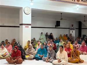 ਗੁਰੂ ਰਾਮਦਾਸ ਜੀ ਮਹਾਰਾਜ ਦਾ ਪ੍ਰਕਾਸ਼ ਪੁਰਬ ਮੌਕੇ ਸਜਾਏ ਦੀਵਾਨ