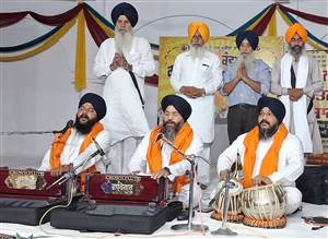 ਚੌਥੇ ਪਾਤਸ਼ਾਹ ਦੇ ਪ੍ਰਕਾਸ਼ ਪੁਰਬ ਨੂੰ ਸਮਰਪਿਤ ਧਾਰਮਿਕ ਸਮਾਗਮ ਕਰਵਾਇਆ