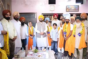 ਵਕੀਲ ਜਸਪ੍ਰੀਤ ਕੌਰ ਪਰਿਵਾਰ ਸਮੇਤ ‘ਆਪ’ ’ਚ ਸ਼ਾਮਲ