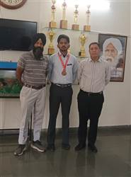 ਡੀਏਵੀ ਪਬਲਿਕ ਸਕੂਲ ਦੇ ਵਿਦਿਆਰਥੀ ਨਵਦੀਪ ਨੇ ਜਿੱਤਿਆ ਕਾਂਸੀ ਦਾ ਤਗਮਾ