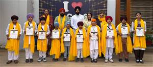 ਅਕਾਲ ਗਲੈਕਸੀ ਸਕੂਲ ਦੇ 13 ਬੱਚਿਆਂ ਨੇ ਅੰਮ੍ਰਿਤ ਦੀ ਦਾਤ ਪ੍ਰਾਪਤ ਕੀਤੀ
