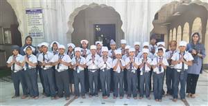 ਪ੍ਰਕਾਸ਼ ਪੁਰਬ ਮੌਕੇ ਵਿਦਿਆਰਥੀਆਂ ਨੇ ਗੁਰੂਘਰ ਟੇਕਿਆ ਮੱਥਾ