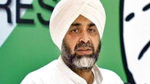 ਵਿੱਤ ਮੰਤਰੀ ਮਨਪ੍ਰੀਤ ਬਾਦਲ ਨੂੰ ਝਟਕਾ, ਹਾਈ ਕੋਰਟ ਦੀ ਸਖਤੀ ਪਿੱਛੋਂ ਇਸ ਮਾਮਲੇ 'ਚ ਸਰਕਾਰ ਨੇ ਵਾਪਸ ਲਏ ਹੁਕਮ