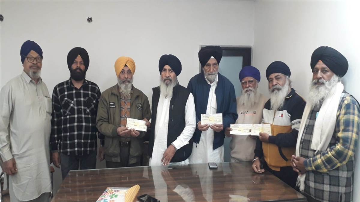 ਐੱਸਜੀਪੀਸੀ ਵੱਲੋਂ ਲੋੜਵੰਦਾਂ ਦੀ ਸਹਾਇਤਾ ਲਈ ਦਿੱਤੇ ਚੈੱਕ