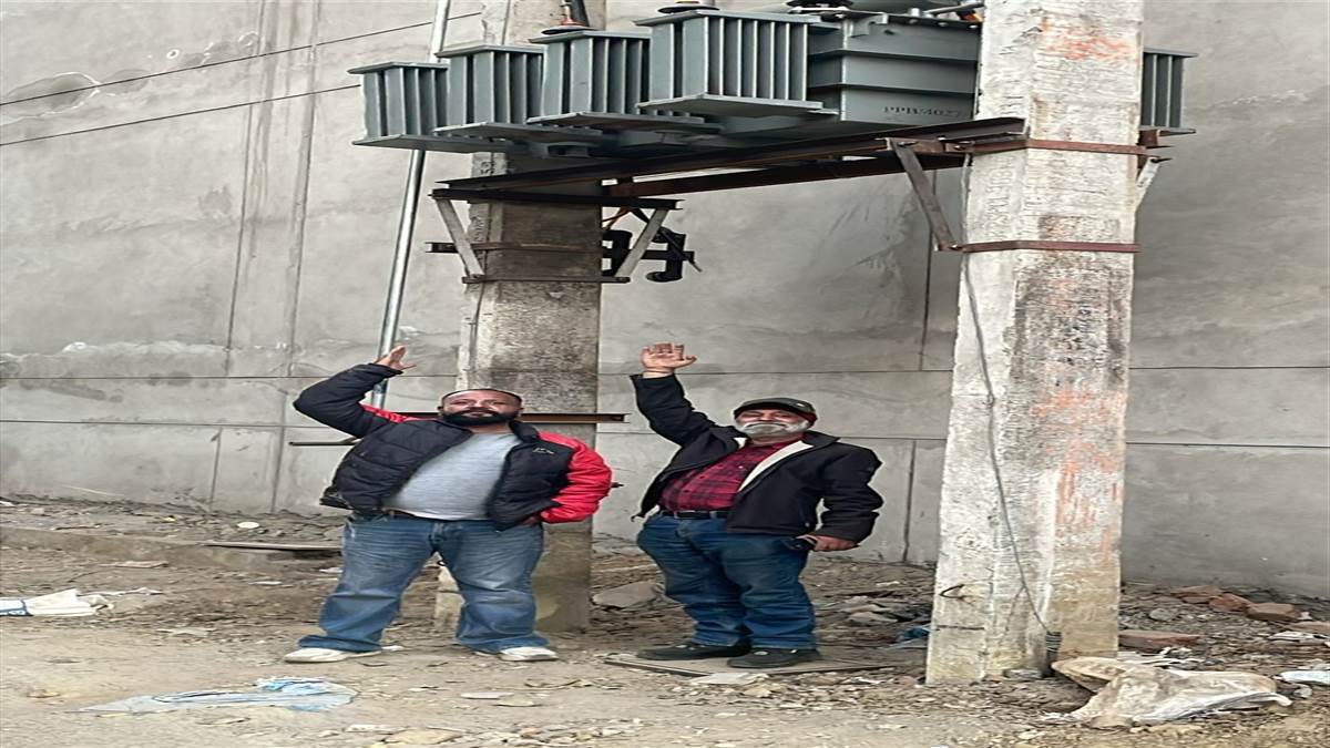 ਪਾਸ਼ ਮਾਰਕੀਟ ’ਚੋਂ ਟਰਾਂਸਫਾਰਮਰ ਹਟਾਉਣ ਦੀ ਮੰਗ