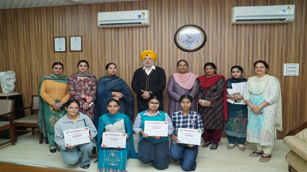 ਖਾਲਸਾ ਕਾਲਜ ’ਚ ਕਰਵਾਇਆ ਲੇਖ ਲਿਖਣ ਮੁਕਾਬਲਾ