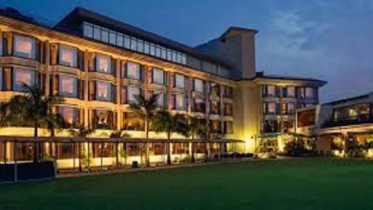 ਚੰਡੀਗੜ੍ਹ ਤਾਜ ਹੋਟਲ ਨੇ ਬਿਨਾਂ ਮਨਜ਼ੂਰੀ ਤੋਂ ਬਦਲੀ ਉਸਾਰੀ, ਨੋਟਿਸ ਜਾਰੀ ਕਰਕੇ ਪ੍ਰਸ਼ਾਸਨ ਨੇ 15 ਦਿਨਾਂ 'ਚ ਮੰਗਿਆ ਜਵਾਬ