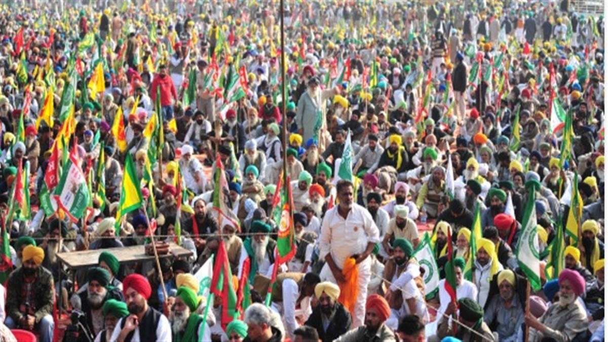 SKM ਨੇ ਚੰਡੀਗੜ੍ਹ ’ਚ ਕੀਤਾ ਸ਼ਕਤੀ ਪ੍ਰਦਰਸ਼ਨ, ਆਗੂਆਂ ਨੇ ਕੀਤੀ ਬਿਜਲੀ ਬੋਰਡ ਤੇ ਪੀਏਯੂ ਦੀ ਜ਼ਮੀਨ ਨਾ ਵੇਚਣ ਦੀ ਮੰਗ