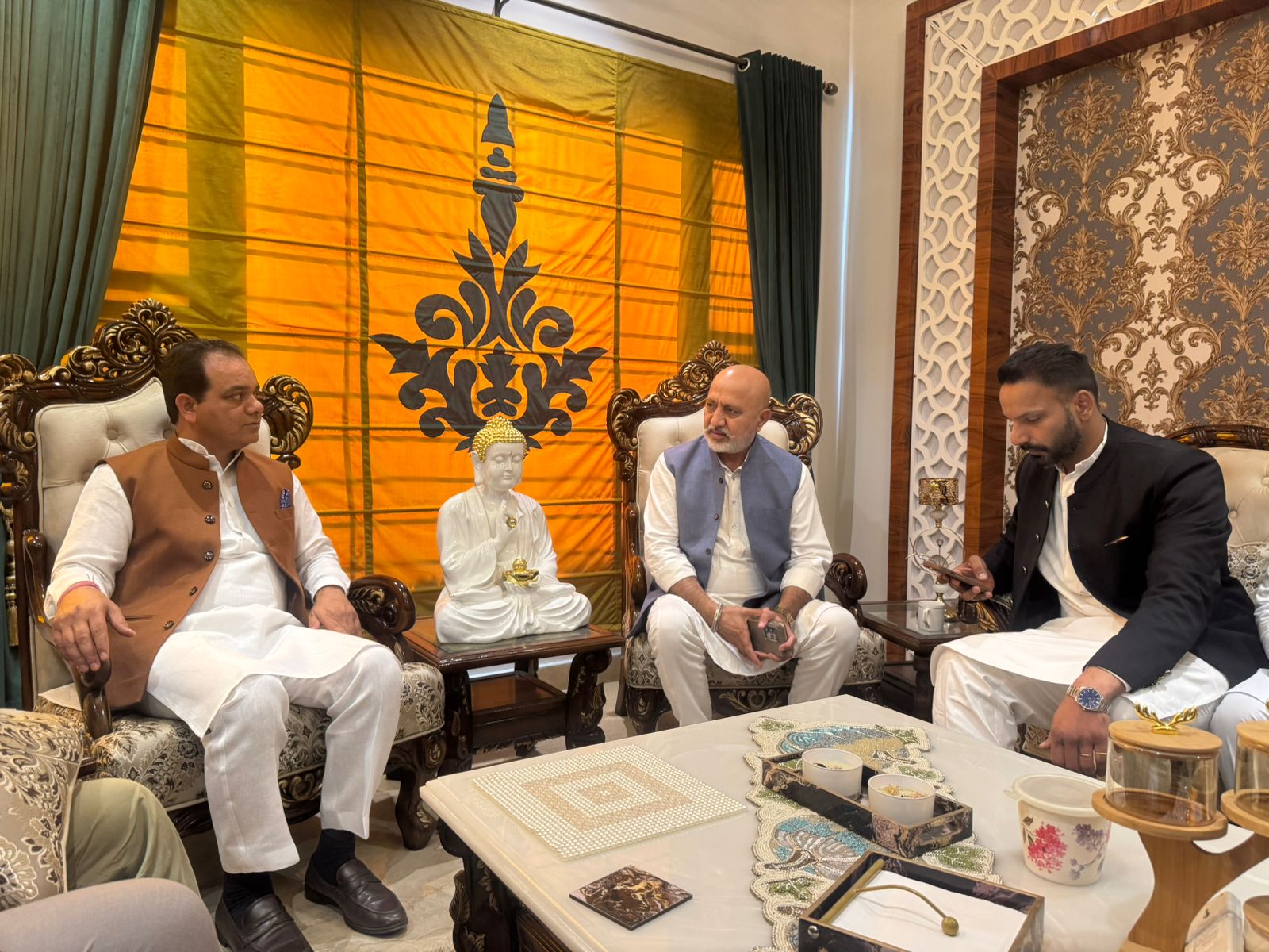 ਦਲਜੀਤ ਰਾਜੂ ਦੇ ਘਰ ਪਹੁੰਚੇ 'ਆਪ' ਪਾਰਟੀ ਦੇ ਜਨਰਲ ਸਕੱਤਰ ਬਲਤੇਜ ਪੰਨੂ, ਦੇਰ ਰਾਤ ਅਣਪਛਾਤਿਆਂ ਵੱਲੋਂ ਕੀਤੀ ਗਈ ਸੀ ਅੰਨ੍ਹੇਵਾਹ ਫਾਇਰਿੰਗ