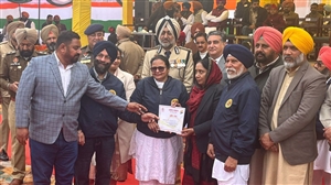 ਗਣਤੰਤਰ ਦਿਵਸ ’ਤੇ ਸਰਬੱਤ ਦਾ ਭਲਾ ਚੈਰੀਟੇਬਲ ਟਰੱਸਟ ਟੀਮ ਸਨਮਾਨਿਤ