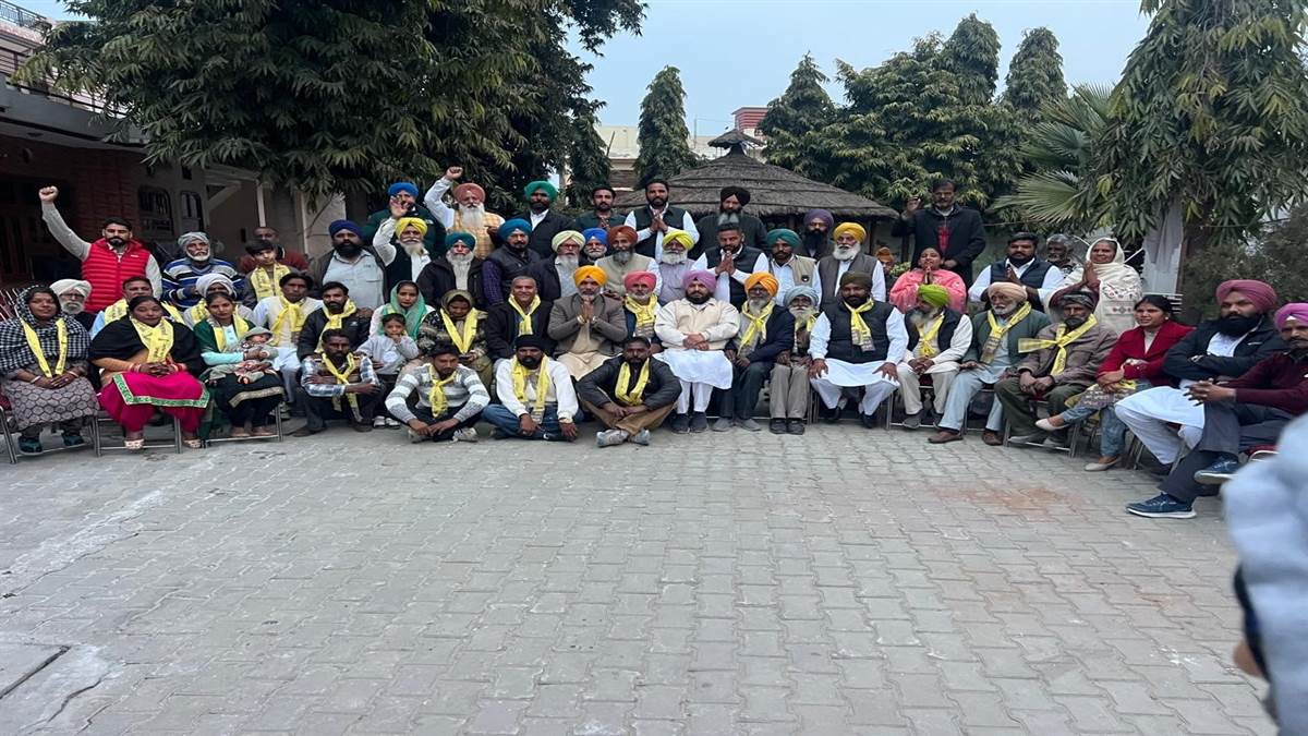 ਆਮ ਆਦਮੀ ਪਾਰਟੀ ’ਚ ਦਰਜਨਾਂ ਪਰਿਵਾਰ ਹੋਏ ਸ਼ਾਮਲ