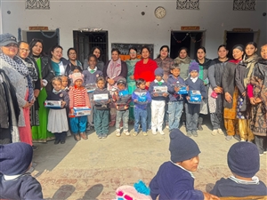 ਲੋੜਵੰਦ ਬੱਚਿਆਂ ਨੂੰ ਸਵੈਟਰ ਤੇ ਬੂਟ ਤਕਸੀਮ ਕੀਤੇ