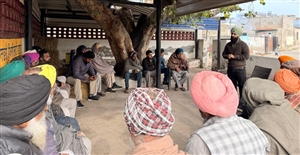 ਖਾਦਾਂ ਦੀ ਵਰਤੋਂ ਸਬੰਧੀ ਕੀਤਾ ਜਾਗਰੂਕ