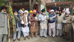 ਕਿਸਾਨਾਂ ਨੇ ਚਿੱਪ ਵਾਲੇ ਮੀਟਰ ਪੁੱਟ ਕੇ ਐੱਸਡੀਓ ਦੇ ਕੀਤੇ ਹਵਾਲੇ