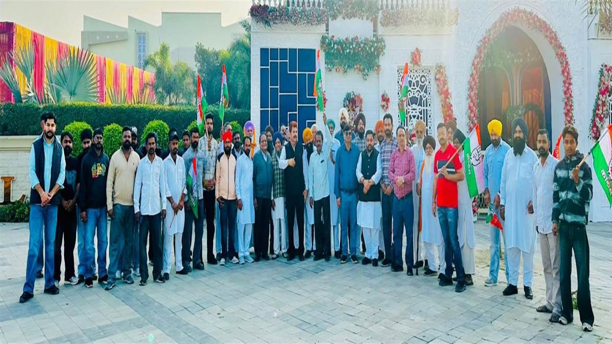 ਮਨਰੇਗਾ ਬਚਾਓ ਰੈਲੀ ਲਈ ਮਖੂ ਤੋਂ ਕਾਂਗਰਸੀਆਂ ਦਾ ਕਾਫਲਾ ਰਵਾਨਾ
