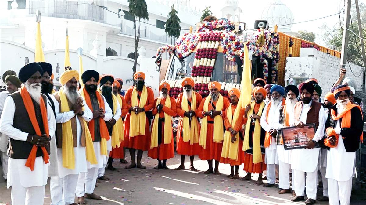 ਨਿਰੋਲ ਸੇਵਾ ਸੰਸਥਾ ਵੱਲੋਂ 16ਵਾਂ ਨਗਰ ਕੀਰਤਨ ਗੁਪਤਸਰ ਸਾਹਿਬ ਤੋਂ ਆਰੰਭ