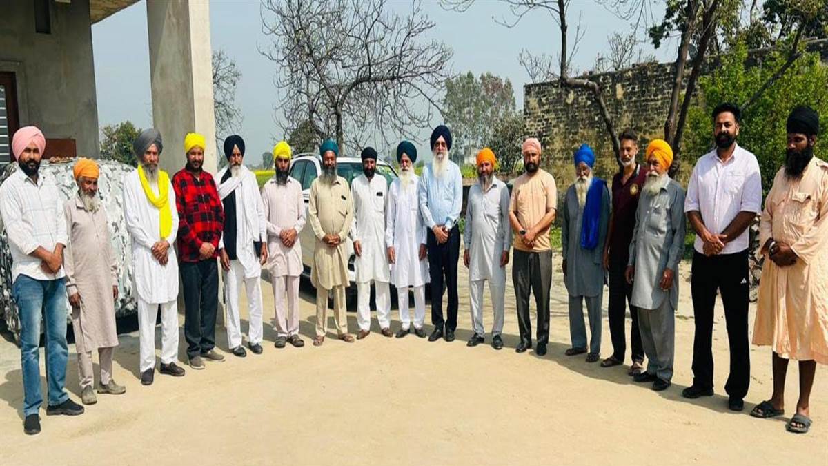 2027 ਦੀਆਂ ਤਿਆਰੀਆਂ ਸਬੰਧੀ ਦੁੱਗਲਵਾਲਾ ’ਚ ਬ੍ਰਹਮਪੁਰਾ ਨੇ ਸ੍ਰੋਮਣੀ ਅਕਾਲੀ ਦਲ ਦੀ ਮੀਟਿੰਗ ਕੀਤੀ