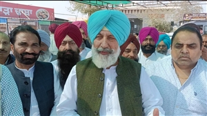 ਸਿਆਸੀ ਮੈਦਾਨ 'ਚ ਗਰਜੇ ਬਲਵੀਰ ਸਿੱਧੂ: ਬਰਨਾਲਾ ਰੈਲੀ 'ਚ ਵੱਡੇ ਕਾਫ਼ਲੇ ਨਾਲ ਕੇਂਦਰ ਵਿਰੁੱਧ ਬਿਗਲ ਵਜਾਇਆ, ਰਾਹੁਲ ਗਾਂਧੀ ਦੀਆਂ ਨੀਤੀਆਂ ਨੂੰ ਦੱਸਿਆ 'ਗਰੀਬਾਂ ਦਾ ਮਸੀਹਾ'