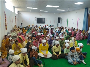 ਆਦਰਸ਼ ਵਿਦਿਆਲਿਆ 'ਚ ਅਖੰਡ ਪਾਠ ਨਾਲ ਹੋਈ ਸੈਸ਼ਨ ਦੀ ਸ਼ੁਰੂਆਤ