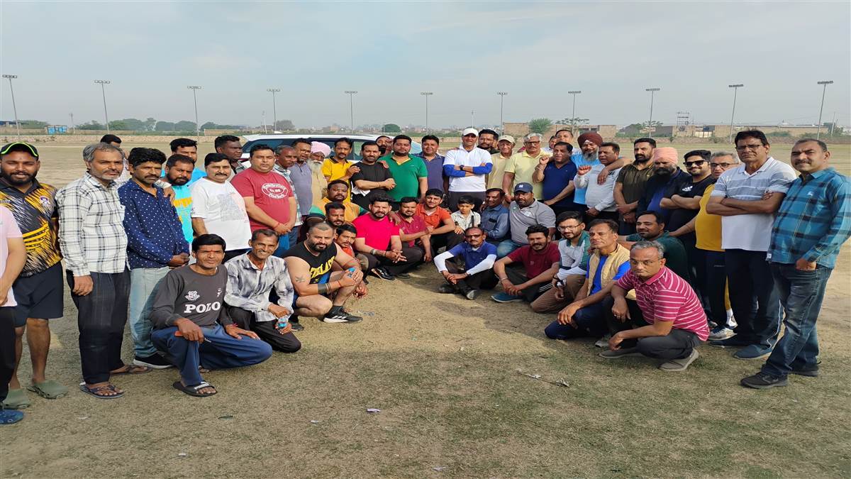 ਇੰਦਰਾ ਨਗਰੀ ਸਟੇਡੀਅਮ ਵਿਖੇ ਵਿਧਾਇਕ ਜਾਖੜ ਨੇ ਵਿੱਢੀ ਸਫ਼ਾਈ ਮੁਹਿੰਮ