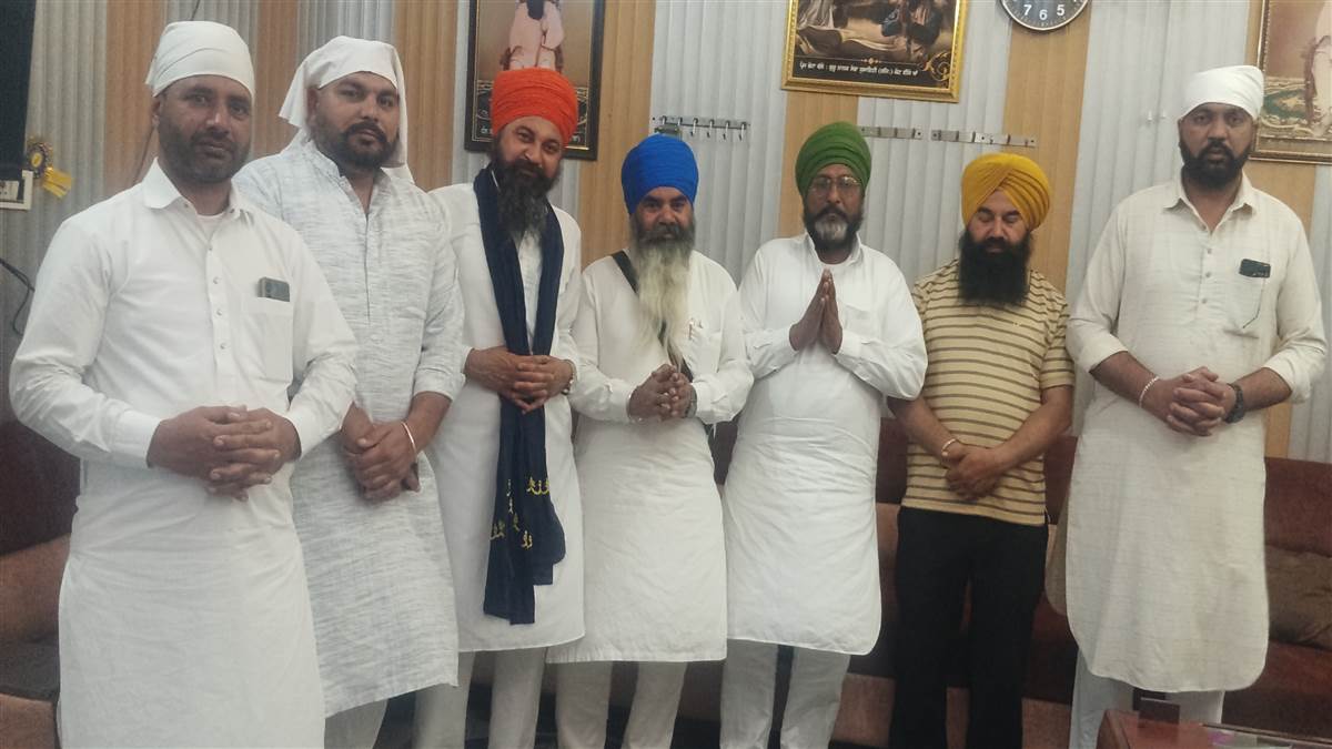 ਦੌਲੇਵਾਲਾ ਮਾਇਰ ਵਿਖੇ ਪਵਿੱਤਰ ਸਰੋਵਰ ਦੀ ਕਾਰ ਸੇਵਾ ਸ਼ੁਰੂ