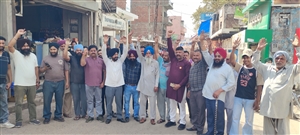 ਭਰਤਗੜ੍ਹ ‘ਚ 2 ਘੰਟੇ ਦੇ ਚੱਕਾ ਜਾਮ ਐਲਾਨ, ਇਕ ਤੋਂ ਪੱਕਾ ਧਰਨਾ