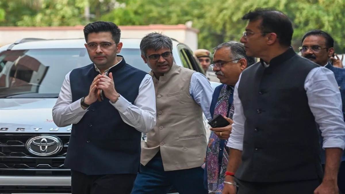 ਰਾਘਵ ਚੱਢਾ ਦੀ ਬਗਾਵਤ ਨੇ ਹਿਲਾ ਦਿੱਤੀ ਦਿੱਲੀ ਦੀ ਸਿਆਸਤ! BJP 'ਚ ਜਾਂਦੇ ਹੀ ਹੋ ਗਿਆ ਵੱਡਾ ਨੁਕਸਾਨ