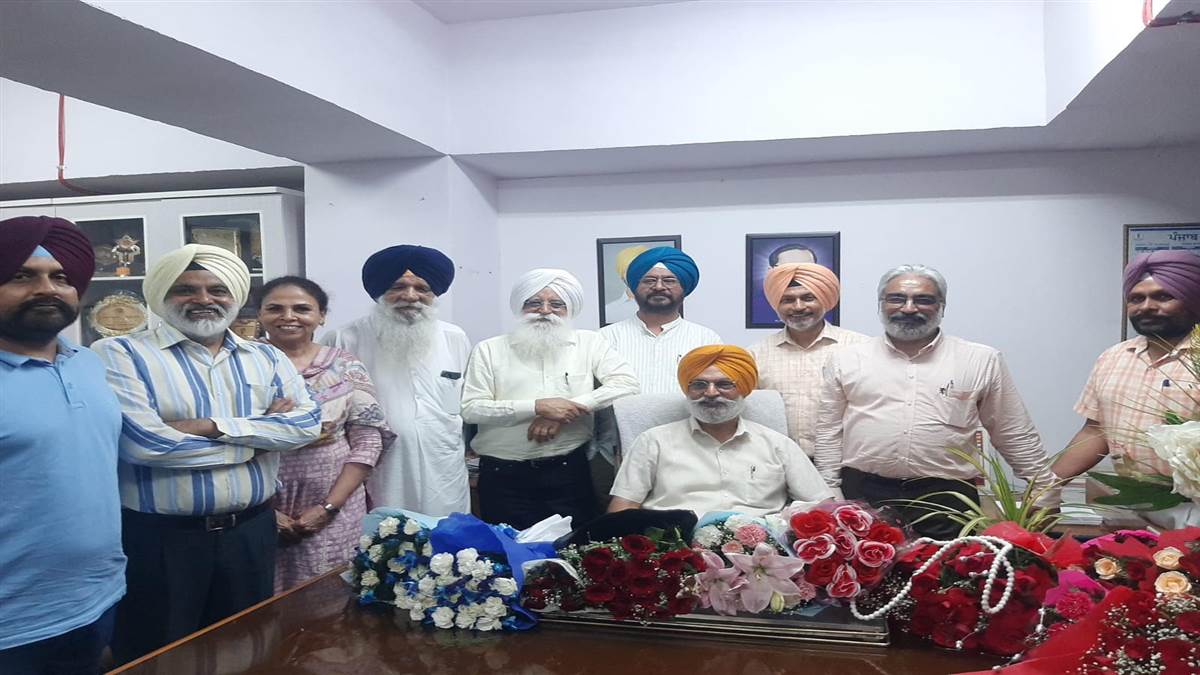 ਜਸਵੰਤ ਸਿੰਘ ਜਫ਼ਰ ਨੇ ਡਾਇਰੈਕਟਰ ਭਾਸ਼ਾ ਵਿਭਾਗ ਪੰਜਾਬ ਵਜੋਂ ਸੰਭਾਲਿਆ ਅਹੁਦਾ, ਕਿਹਾ- ਦ੍ਰਿੜ ਨਿਸ਼ਚੈ ਤੇ ਆਧੁਨਿਕ ਤਕਨੀਕ ਨਾਲ ਮਾਂ ਬੋਲੀ ਨੂੰ ਸਿਖਰਾਂ 'ਤੇ ਪਹੁੰਚਾਵਾਂਗੇ