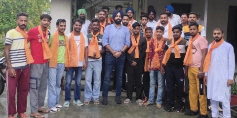 ਬਹੁਗਿਣਤੀ ਨੌਜਵਾਨਾਂ ਨੇ ਅਕਾਲੀ ਦਲ 'ਚ ਕੀਤੀ ਸ਼ਮੂਲੀਅਤ