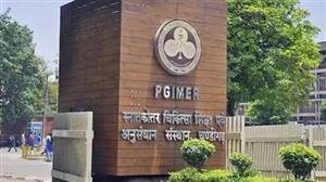 PGI ਐਮਰਜੈਂਸੀ ’ਚ ਸੁਰੱਖਿਆ ਮੁਲਾਜ਼ਮਾਂ ਦੇ ਵਿਵਹਾਰ ’ਤੇ ਉੱਠੇ ਸਵਾਲ, ਮਾਂ ਨੂੰ ਮਿਲਣ ਜਾ ਰਹੇ ਨੌਜਵਾਨ ਨੂੰ ਥੱਪੜ ਮਾਰਨ ਦੀ ਵੀਡੀਓ ਵਾਇਰਲ