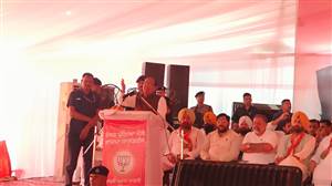 ਰੱਖੜ ਪੁੰਨਿਆ ਮੇਲੇ ਤੋਂ ਸ਼ਿਵਰਾਜ ਦਾ ਚੋਣ ਬਿਗਲ! 'ਆਪ' 'ਤੇ ਵਰ੍ਹੇ, ਕਿਹਾ- ਭ੍ਰਿਸ਼ਟਾਚਾਰ 'ਚ ਕਾਂਗਰਸ ਨੂੰ ਪਿੱਛੇ ਛੱਡਿਆ