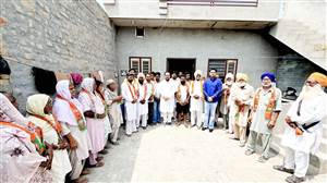 ਕਣਕਵਾਲ ਵਿਚ ਨਵਜੋਤ ਗੁਣੀ ਨੂੰ ਮਿਲਿਆ ਸਮਰਥਨ, 12 ਪਰਿਵਾਰਾਂ ਨੇ ਭਾਜਪਾ ਦਾ ਫੜਿਆ ਪੱਲਾ