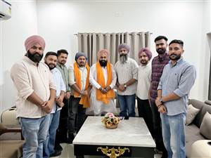 ਟਰੱਕ ਯੂਨੀਅਨ ਜ਼ੀਰਾ ਦੇ ਪ੍ਰਧਾਨ ਗੁਰਪ੍ਰੀਤ ਸਿੰਘ ਗੋਪੀ ਸਾਥੀਆਂ ਸਮੇਤ ਸੇਖੋਂ ਟੀਮ ਨਾਲ ਜੁੜੇ
