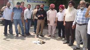 ਪੰਜਾਬ ਸਰਕਾਰ ਦੀ ਮੁਲਾਜ਼ਮ ਵਿਰੋਧੀ ਪੱਤਰ ਦੀਆਂ ਕਾਪੀਆਂ ਸਾੜੀਆਂ