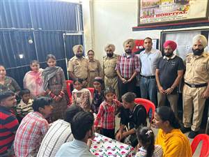ਸਬ ਜੇਲ੍ਹ ਪੱਟੀ ‘ਚ ਬੰਦੀ ਭਰਾਵਾਂ ਨੂੰ ਰੱਖੜੀ ਬੰਨ੍ਹਣ ਪੁੱਜੀਆਂ ਭੈਣਾਂ, ਮਾਹੌਲ ਹੋਇਆ ਭਾਵੁਕ