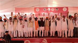 ਪੰਜਾਬ 'ਚ ਭਾਜਪਾ ਦਾ ਵੱਡਾ ਇਕੱਠ, ਕੇਂਦਰੀ ਮੰਤਰੀ ਸ਼ਿਵਰਾਜ ਚੌਹਾਨ ਅਤੇ CM ਨਾਇਬ ਸੈਣੀ ਨੇ ਕਿਸਾਨਾਂ ਨਾਲ ਕੀਤੀ ਅਹਿਮ ਗੱਲਬਾਤ