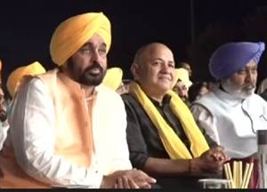 ‘ਇਸ ਕਦਰ ਵਾਕਿਫ਼ ਹੋ ਗਈ ਹੈ ਮੇਰੀ ਕਲਮ, ਇਸ਼ਕ ਲਿਖਣਾ ਚਾਹੁੰਦਾ ਹਾਂ ਤਾਂ ਇਨਕਲਾਬ ਲਿਖਿਆ ਜਾਂਦਾ’ : ਭਗਵੰਤ ਮਾਨ